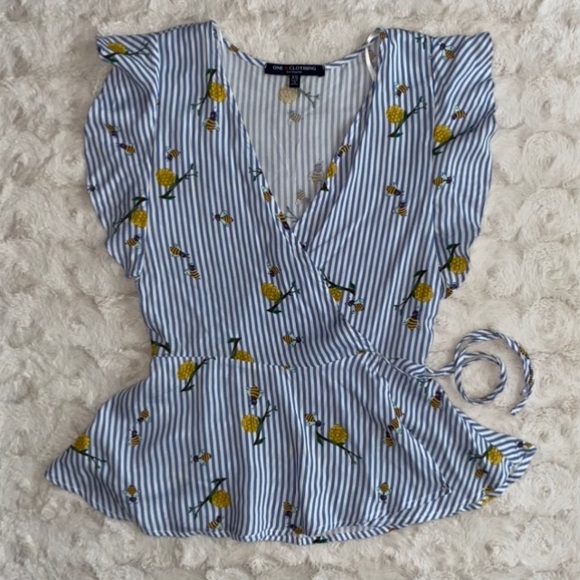 ONE CLOTHING Wrap Top Bee Print Blue Stripe - Picture 2 of 8